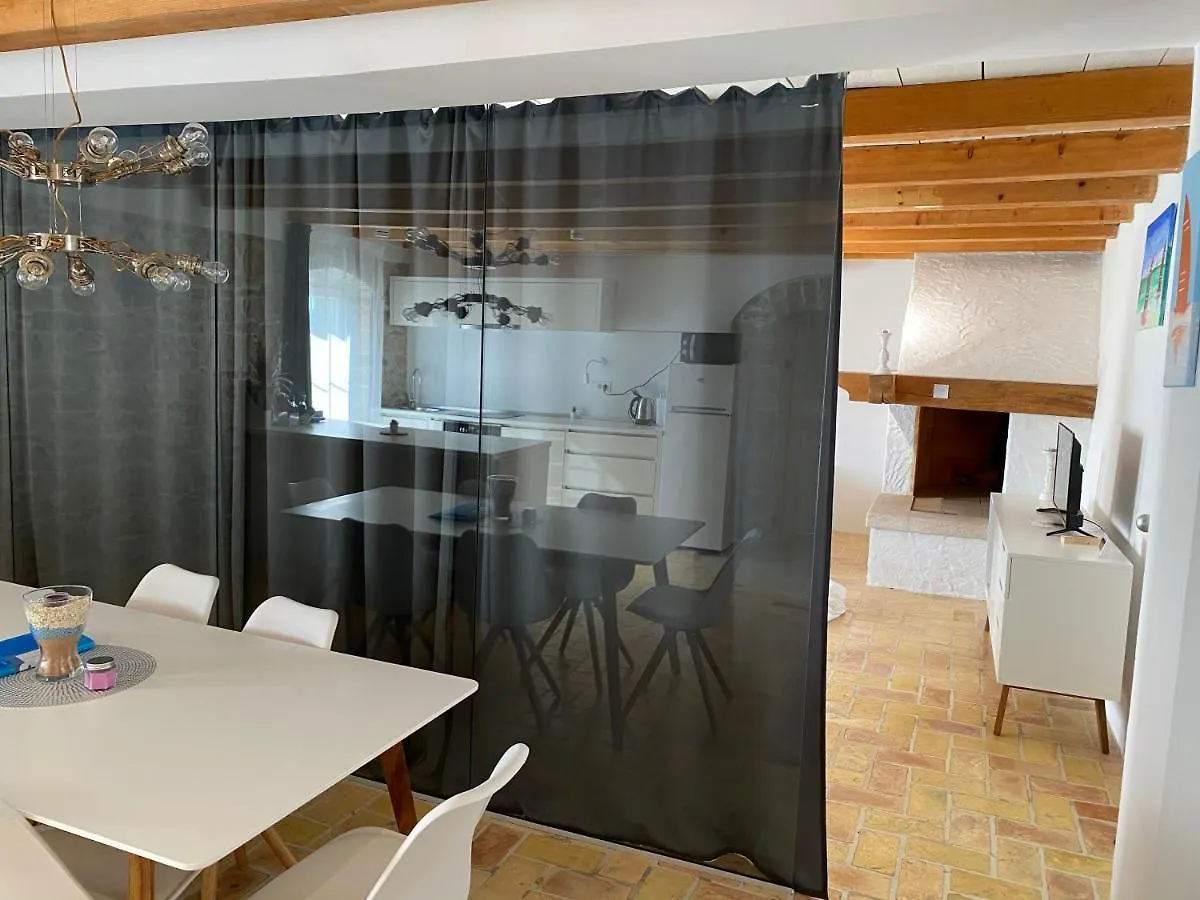 Plazza Vizinada Leonardo Apartment