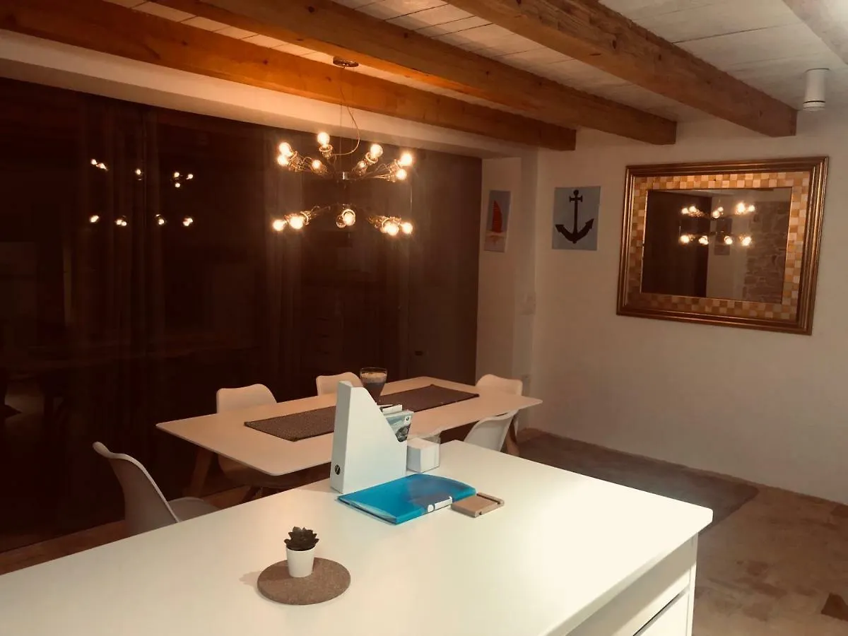 Plazza Vizinada Leonardo Apartment 0*,  Croatia