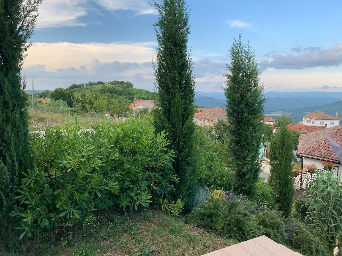 Plazza Vizinada Leonardo Apartment