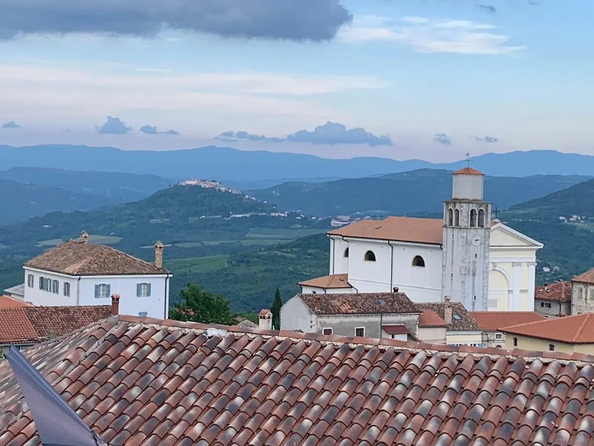 Plazza Vizinada Leonardo Apartment 0*,  Croatia