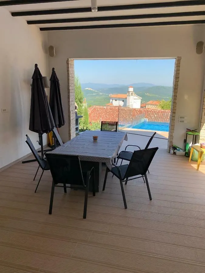 Plazza Vizinada Leonardo Apartment