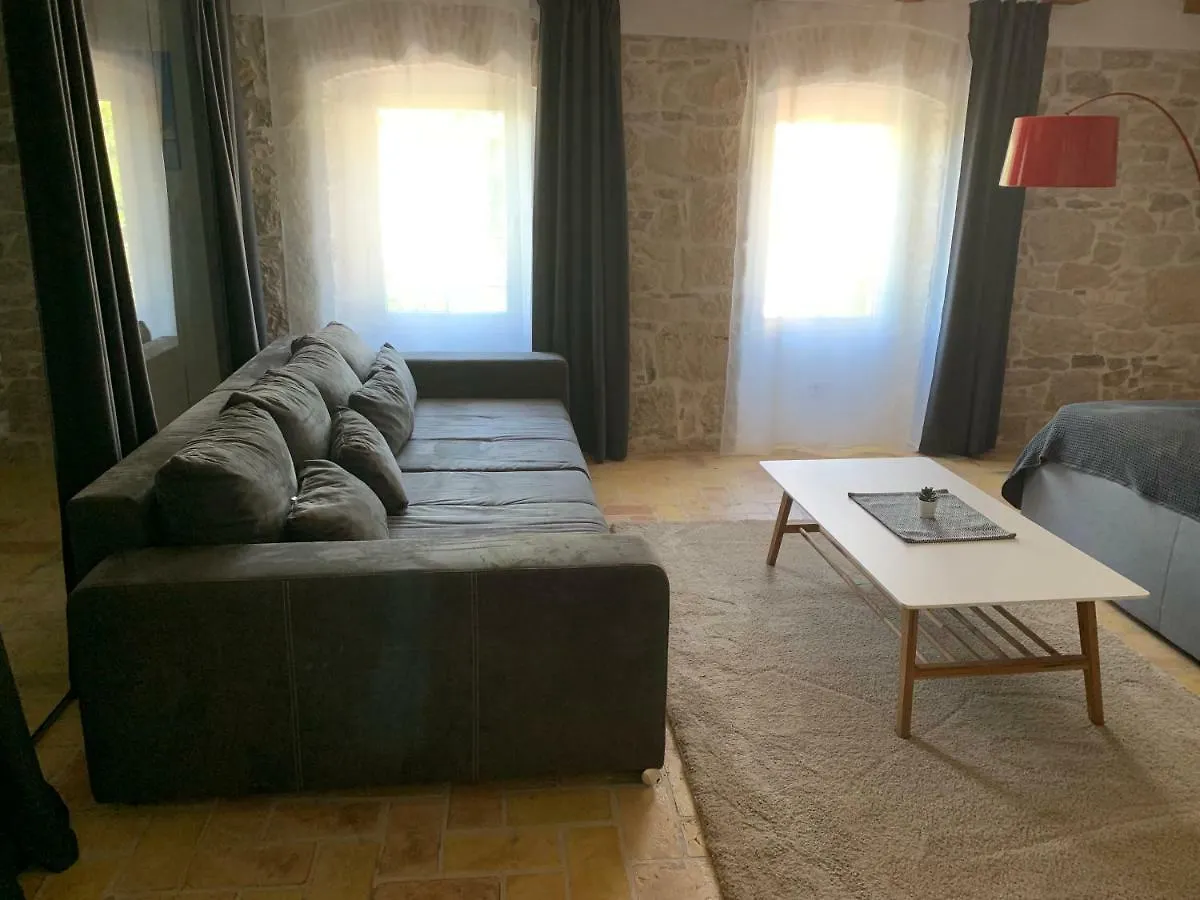 Plazza Vizinada Leonardo Apartment 0*,