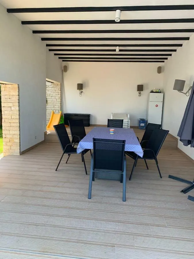 Plazza Vizinada Leonardo Apartment